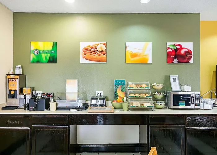 Quality & - Chicago Southland Hotel
