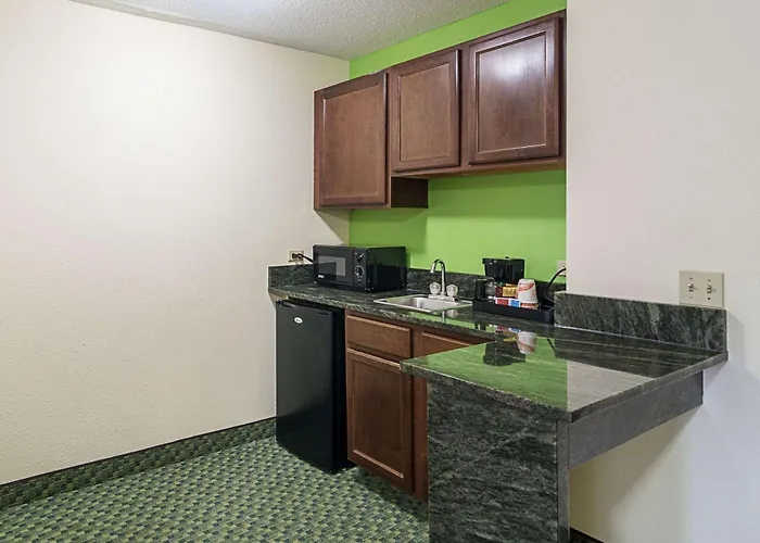 Quality & - Chicago Southland 3*